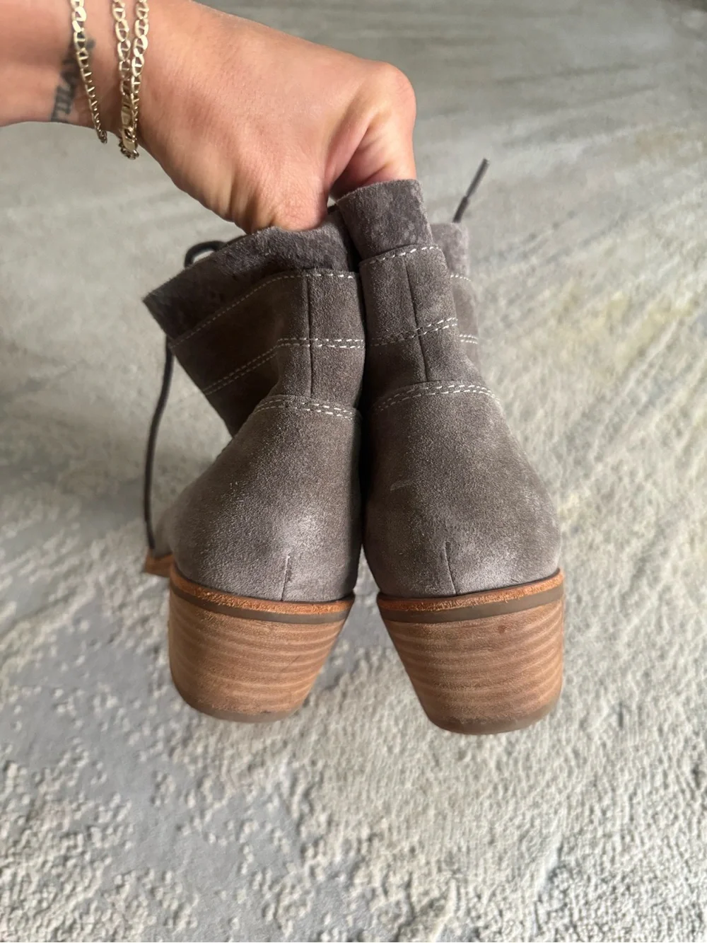 Sofft Annalise grey suede lace up ankle boots stacked block heel 9.5